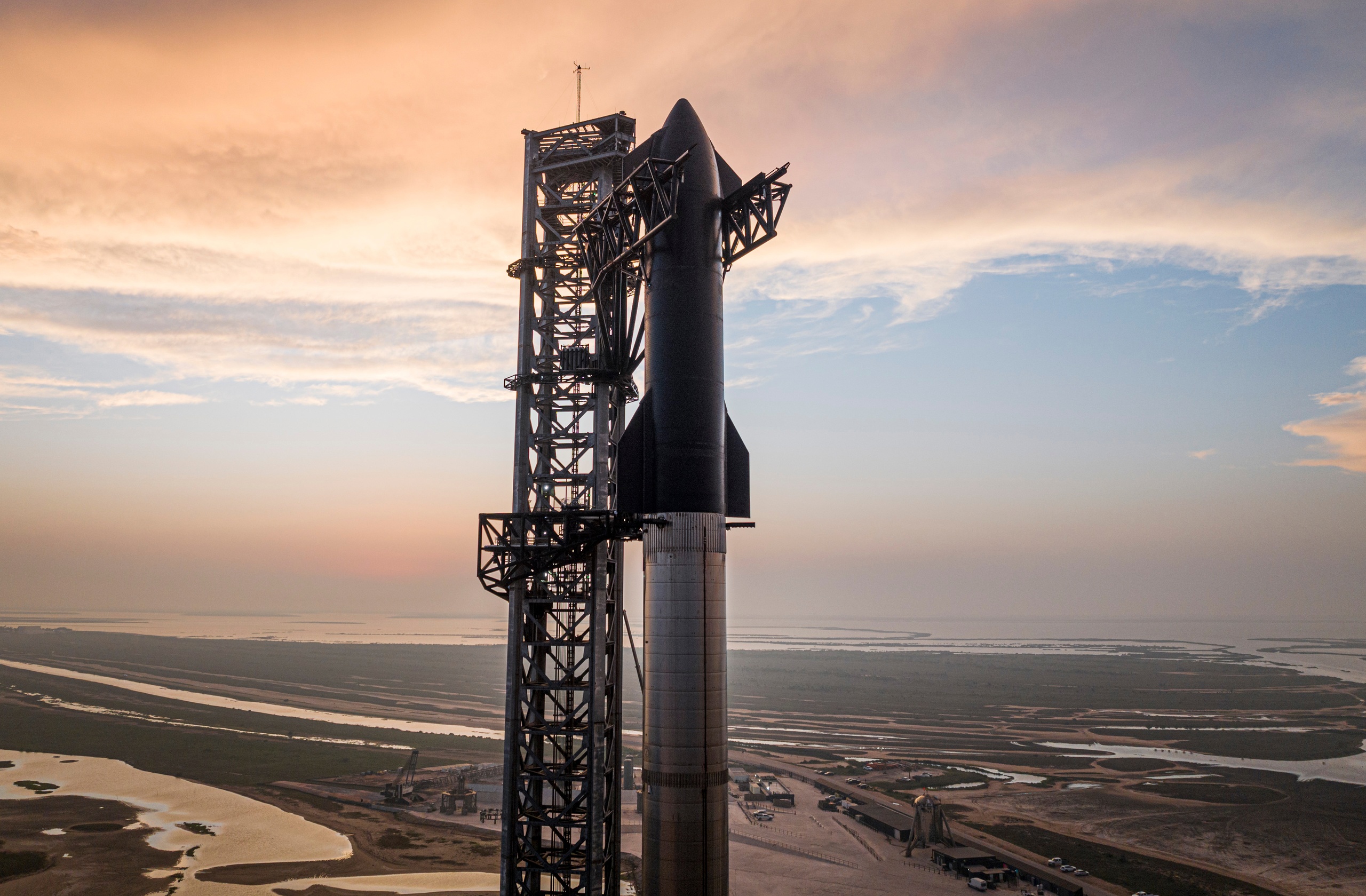 Самая мощная ракета современности Starship (SpaceX)