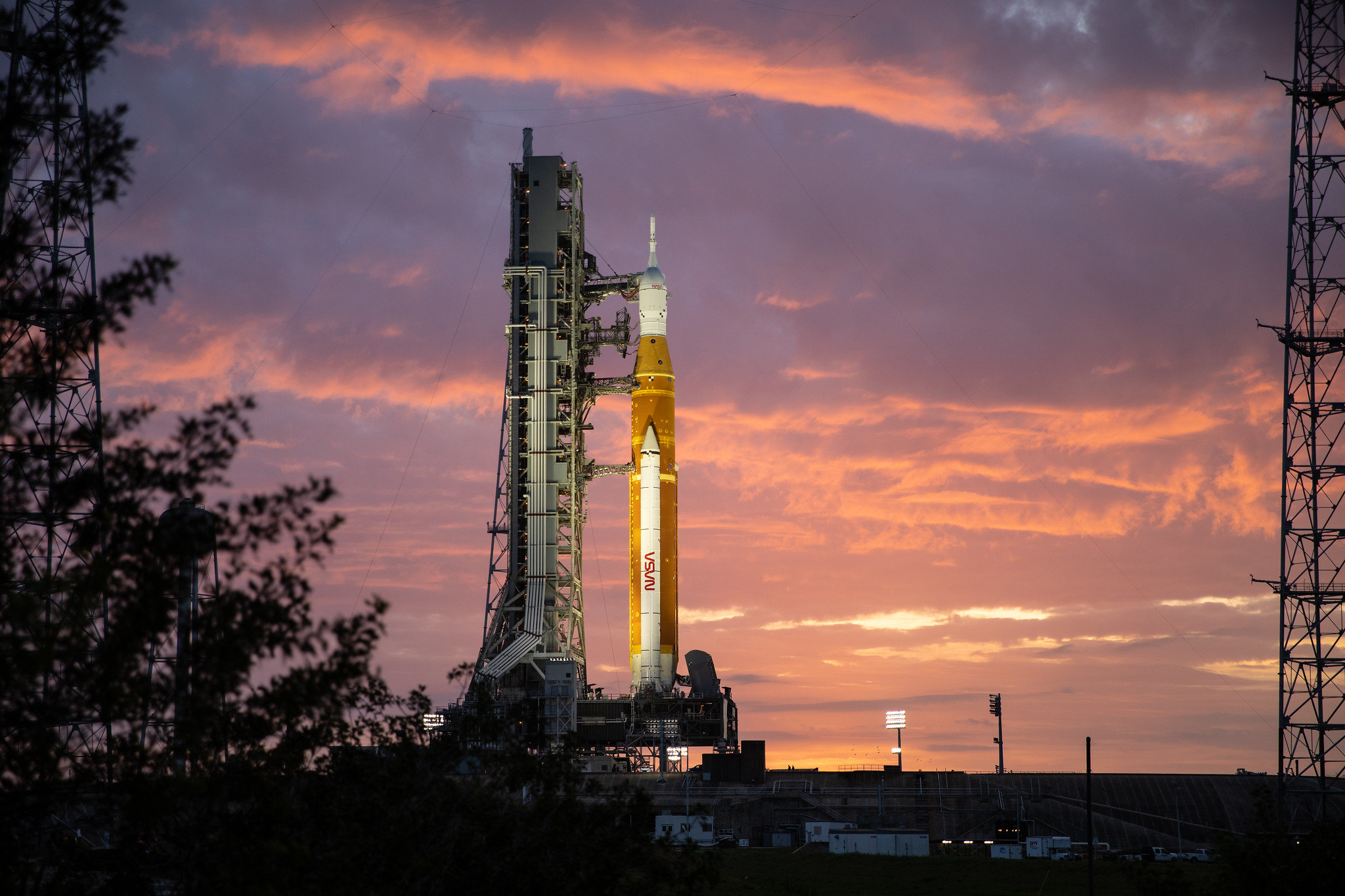 Сверхтяжелая ракета-носитель Space Launch System (NASA)