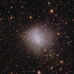 Карликовая неправильная галактика NGC 6822 (1,6 млн световых лет)