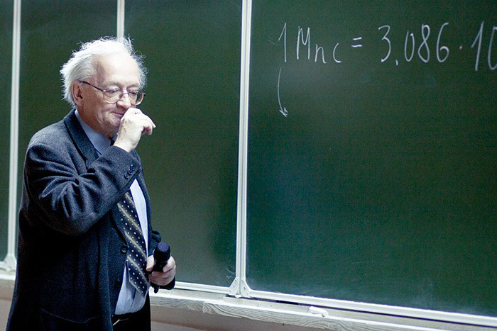 Профессор факультета физики НИУ ВШЭ, академик РАН Алексей Старобинский, 2019 год (Высшая школа экономики, hse.ru)