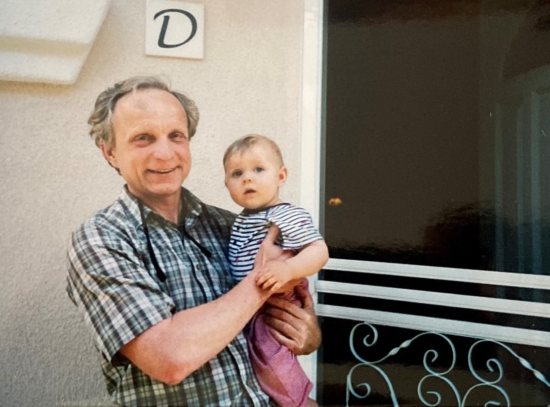 2003 год, с моей внучкой Шарлот