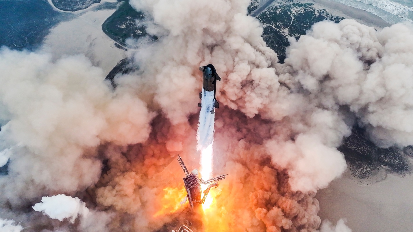 Начало четвертого испытательного полета Starship (фото SpaceX)