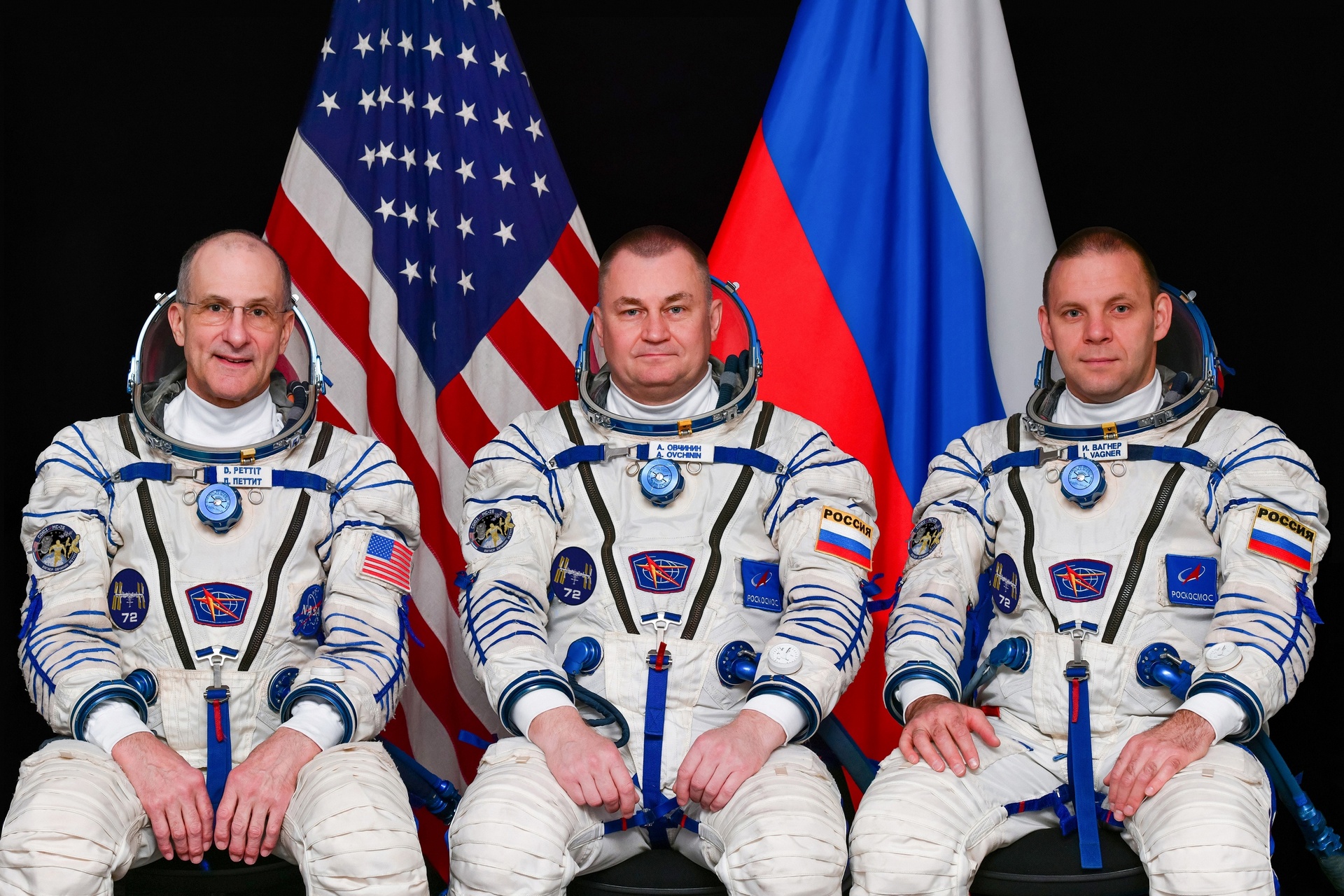 Экипаж корабля «Союз МС‑26». Слева направо: Доналд Петтит (США), Алексей Овчинин и Иван Вагнер (Россия). Фото ЦПК им. Ю.А.Гагарина