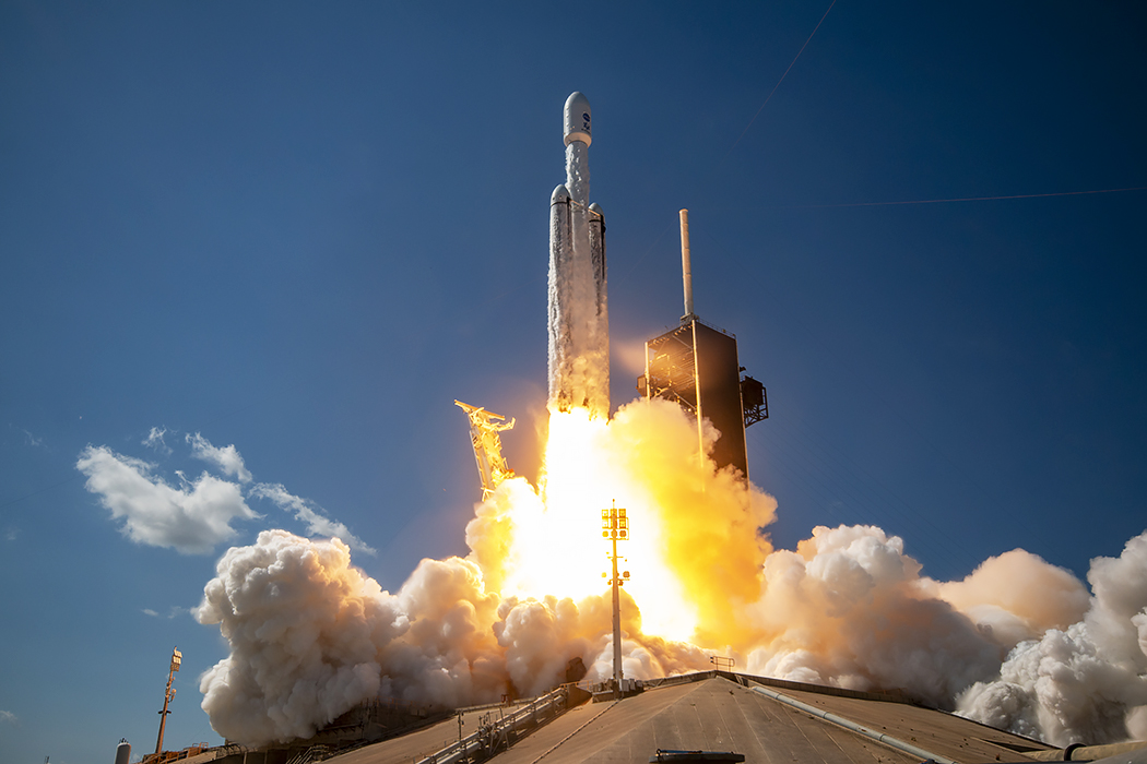 Запуск Europa Clipper на ракете-носителе Falcon Heavy. Фото Ben Cooper