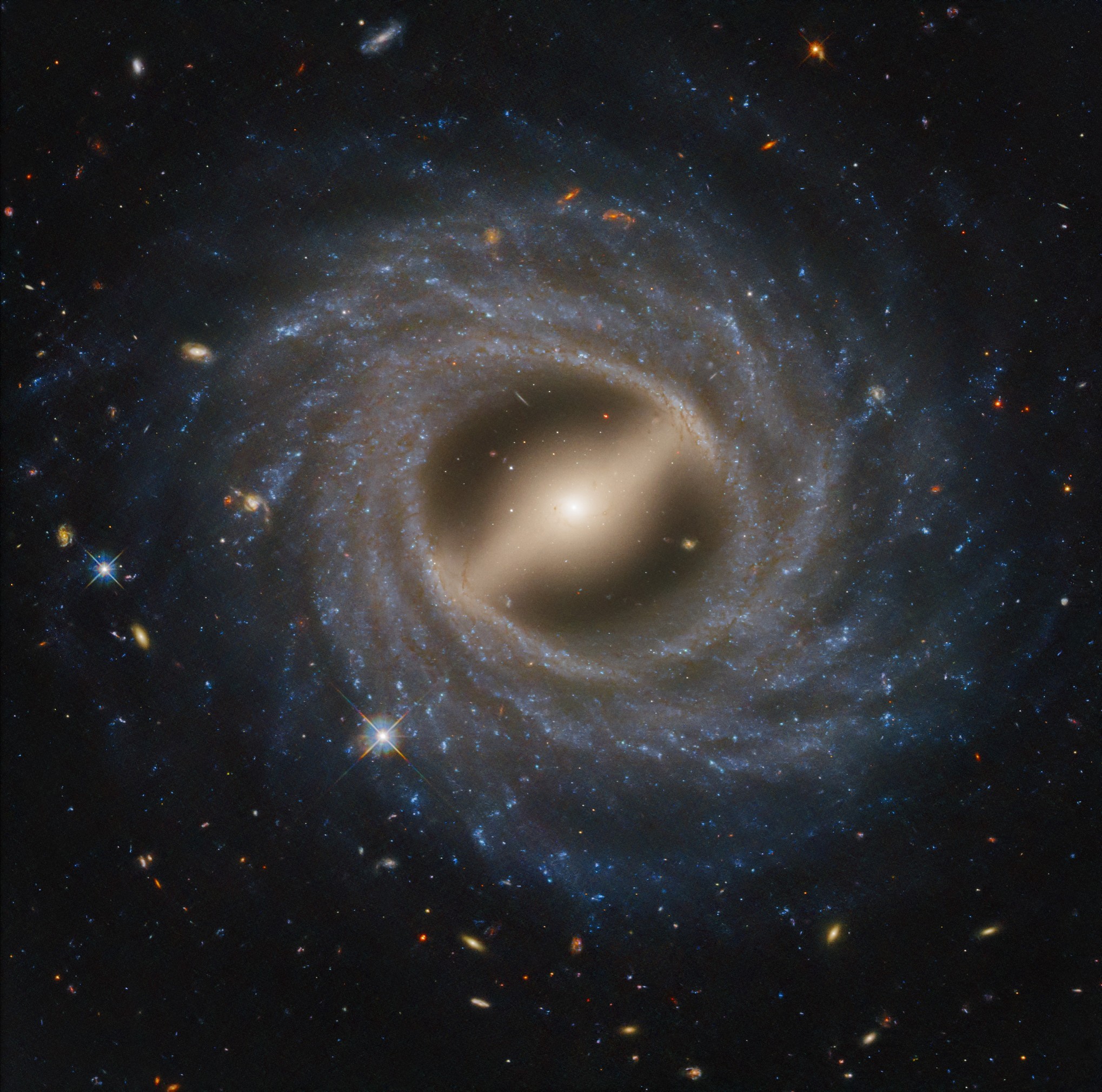 Спиральная галактика с перемычкой NGC 5335