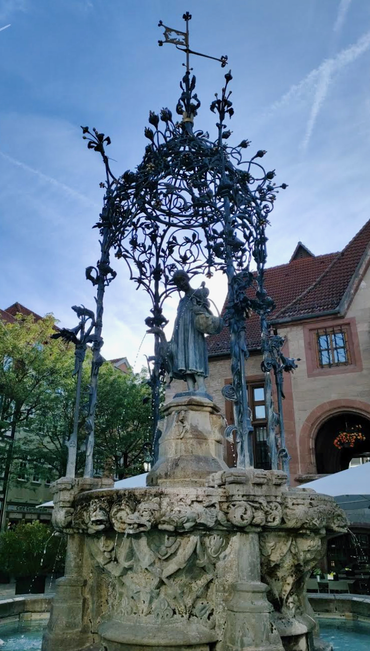 Фонтан Гензелизельбруннен (Gänseliesel-Brunnen), Гёттинген