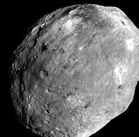 Астероид Веста. Фото NASA с сайта Wikipedia